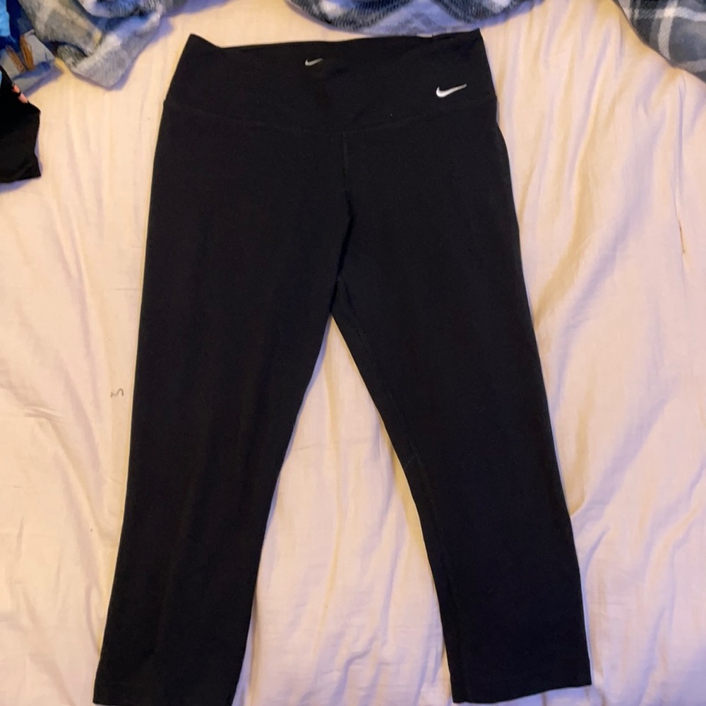 Black Nike Capri Leggings